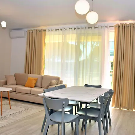 White Moon Appartement *