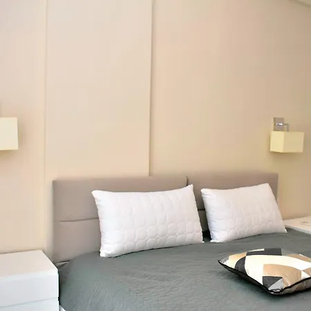 White Moon Appartement *