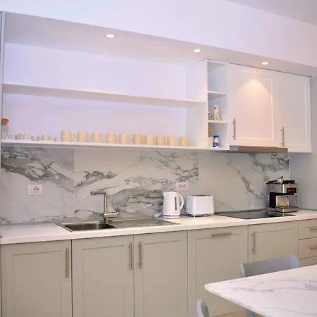 White Moon Appartement *
