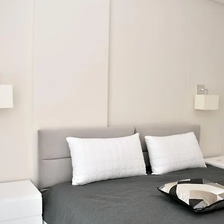 Apartment White Moon