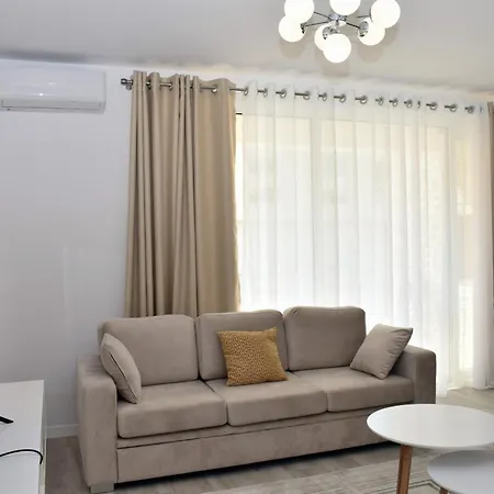 White Moon Apartment *