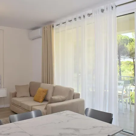Apartment White Moon *