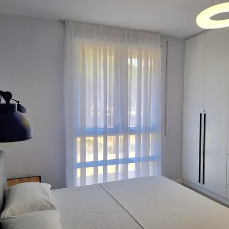 Apartment White Moon *