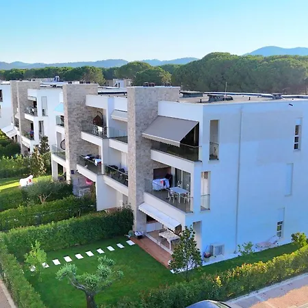 White Moon Apartment *